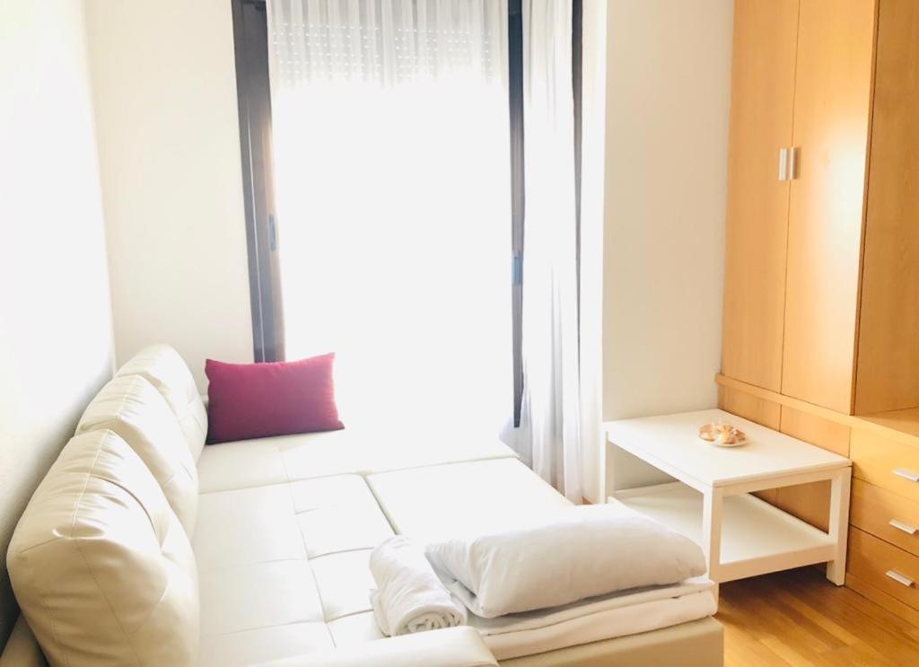 Suites Madrid Belfast 13 Ifema Airport Exteriör bild