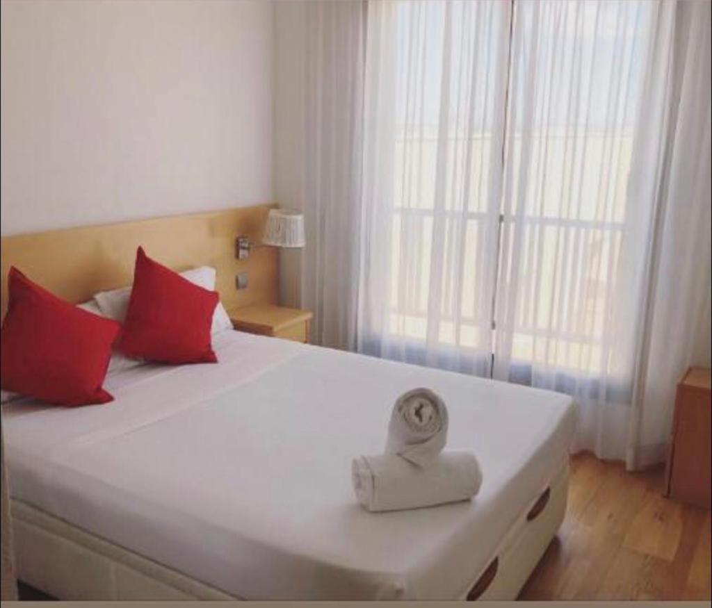 Suites Madrid Belfast 13 Ifema Airport Exteriör bild